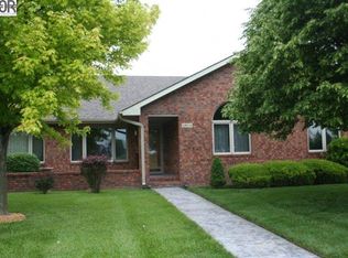 2804 Dickens Dr, Hutchinson, KS 67502
