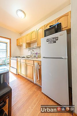 4th image of 689 Sackett St APT 2
