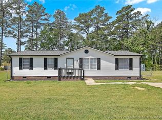 206 Twin Creeks Dr, Raeford, NC 28376