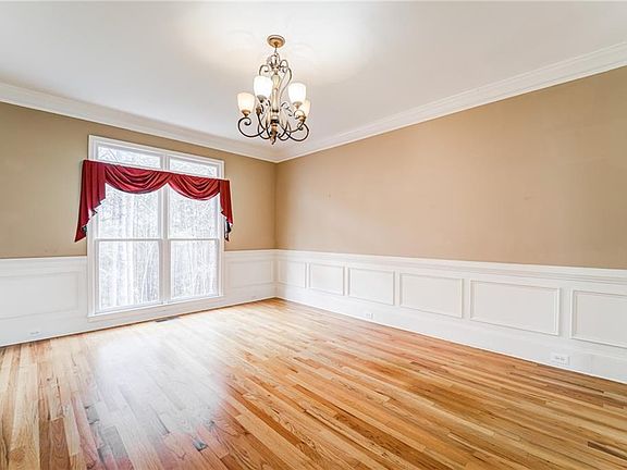 4th image of 732 Whisper Wind Ct