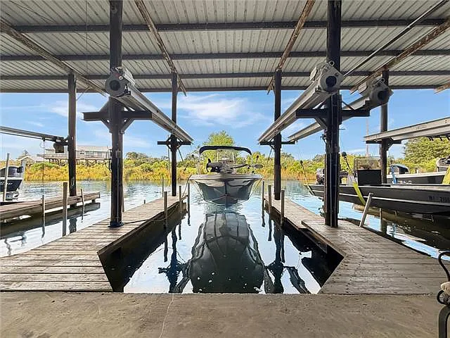2 bed, 3.0 bath, 1300 sqft, $2,400 — Photo 1