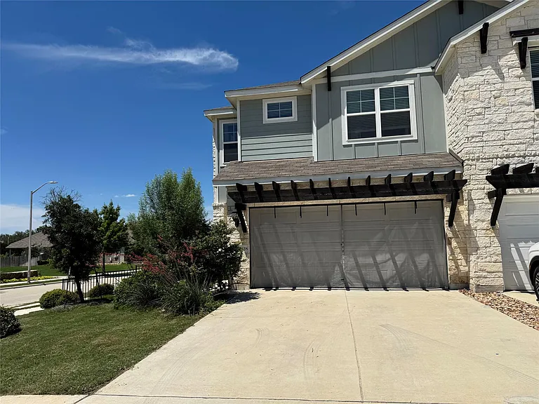 2328 Calvert Dr — Photo 1