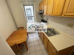 24-50 27th St #2, Astoria, NY 11102