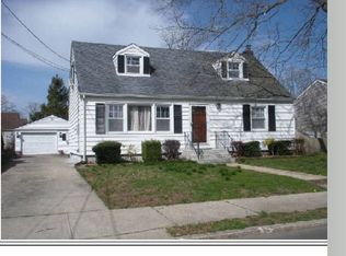 17 Saint James Ct, West Babylon, NY 11704