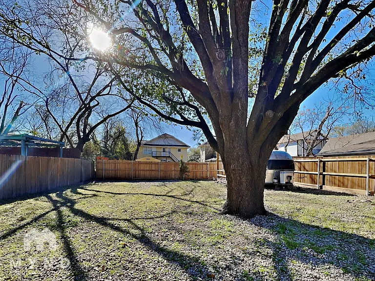 4624 Junius St #D — Photo 10