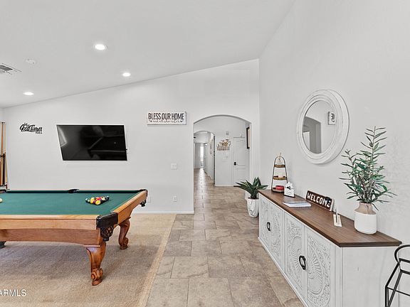 4th image of 656 E BAKER Drive