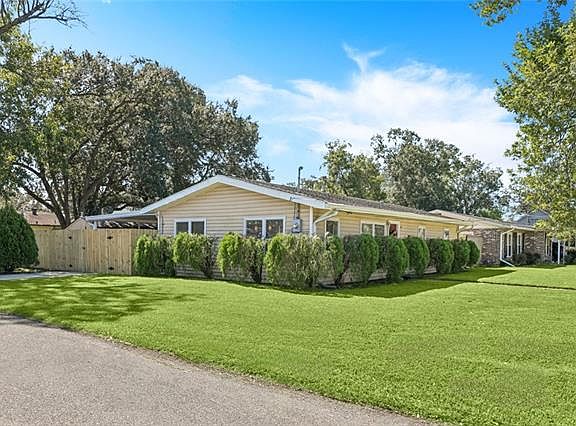 2nd image of 215 Citrus Rd