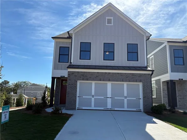 923 Crestmanor Dr, Marietta, GA 30008