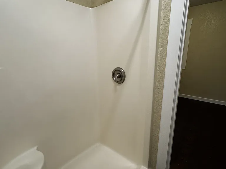 14860 River Rd #13 — Photo 11