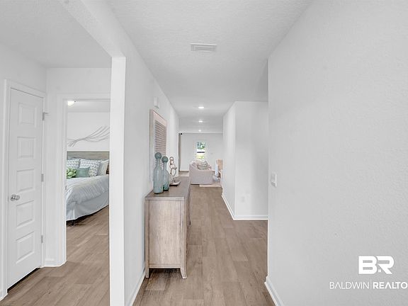 3rd image of 14694 Dayton Cir
