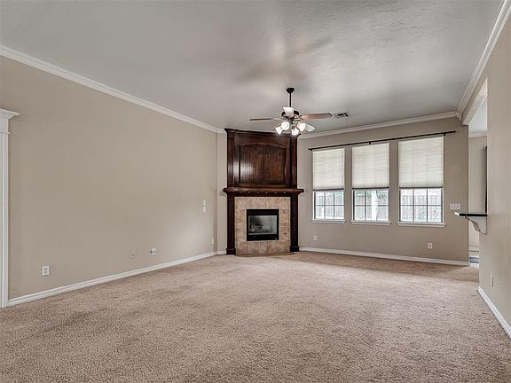 3rd image of 417 Summit Bnd