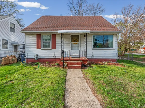 527 E Sunnybrook Dr, Royal Oak, MI 48073