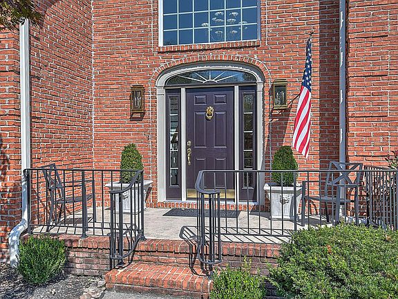 2nd image of 2809 Berkshire Ln