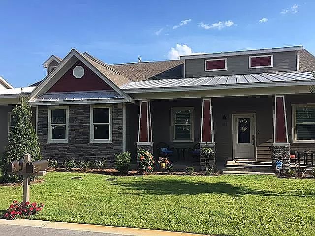 1st image of 842 Cannon Ln