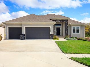 11297 S Crestone St, Olathe, KS 66061