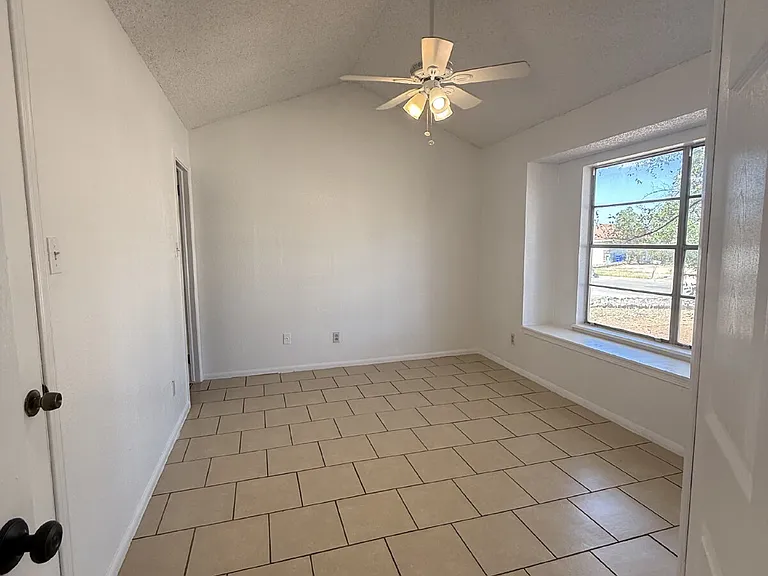 1670 Jones Ln — Photo 9