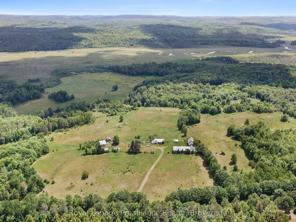 725 Peplinski Homestead Rd, Madawaska Valley, ON K0J 1B0