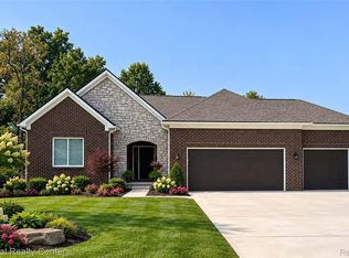 8285 Pleasant Ct, Goodrich, MI 48438