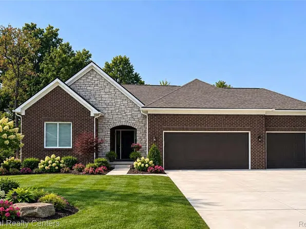 941 Guenevere Dr, Oxford, MI 48371