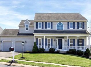 535 Monarch Dr, York, PA 17403