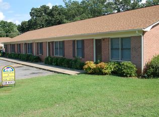 1484 14th Ave NE, Hickory, NC 28601