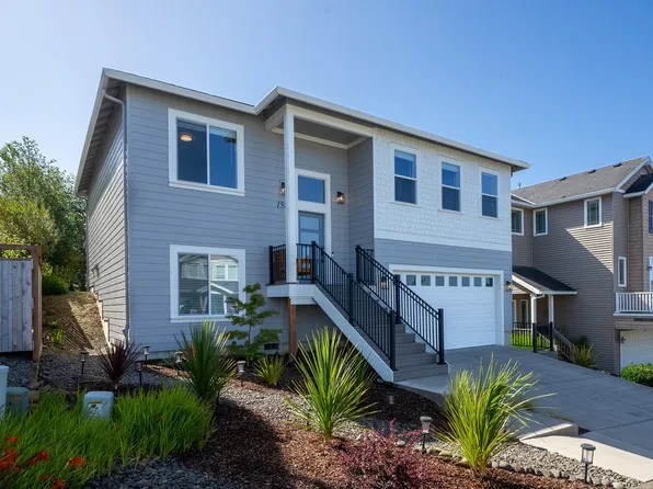 1585 Black Sands Way, Tillamook, OR 97141