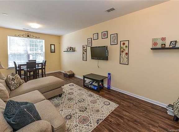 4th image of 7715 Abigail Glen Dr