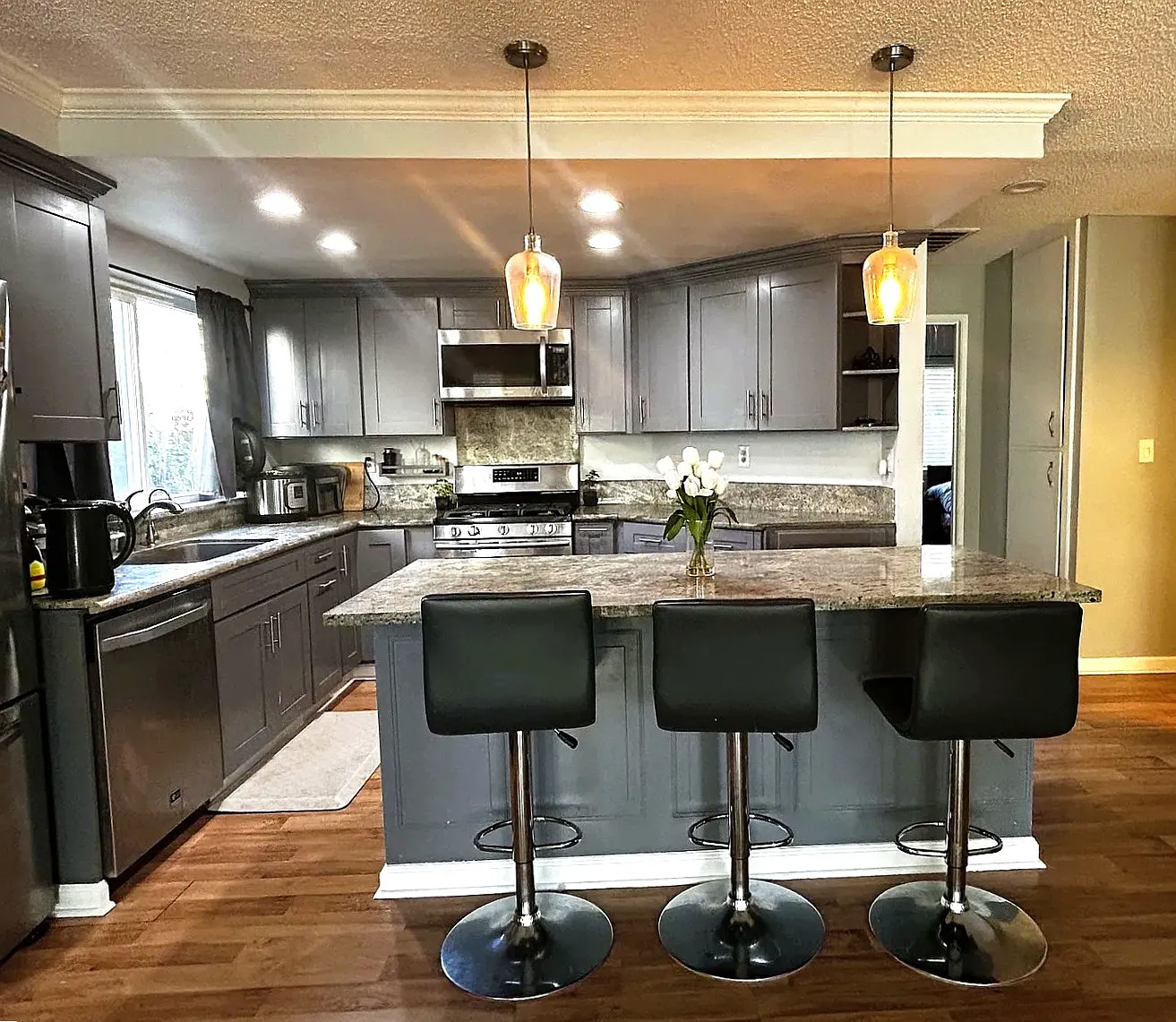 3 bed, 1600 sqft, $4,500 — Photo 4