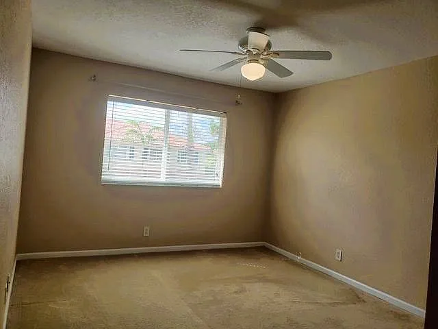 3027 N Evergreen Cir — Photo 7