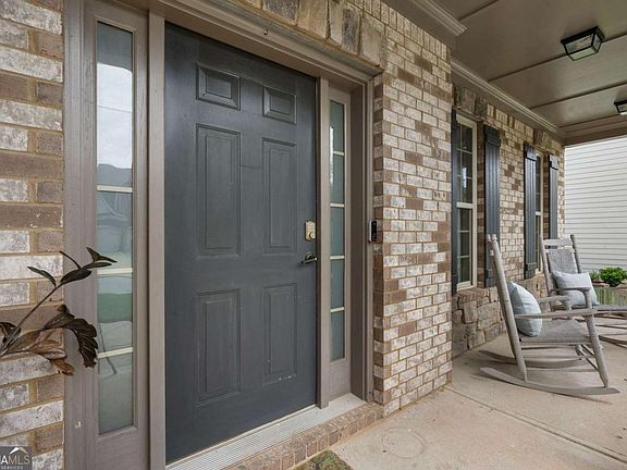 2nd image of 46 Oak Mill Ter