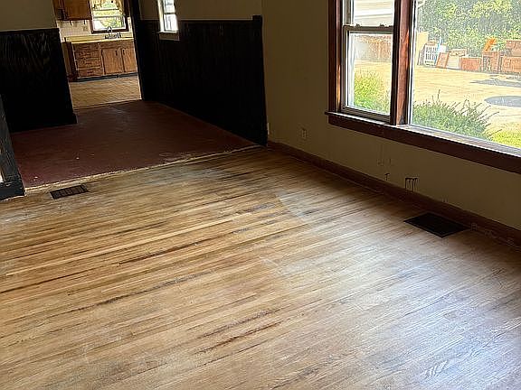 4th image of 925 18th St
