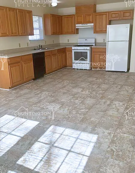 102 Andra Ave — Photo 6