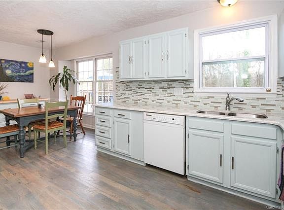 5th image of 2315 Torrington Ln