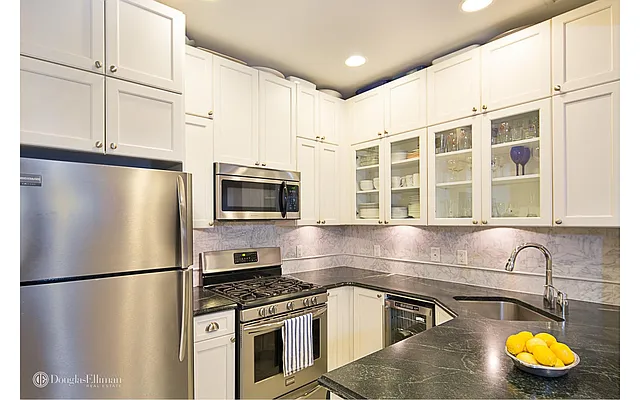 Rented by Douglas Elliman | media 16