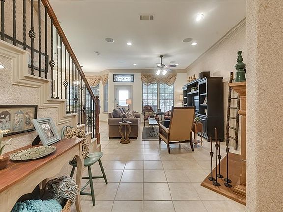 3rd image of 2180 McPherson Dr #2180