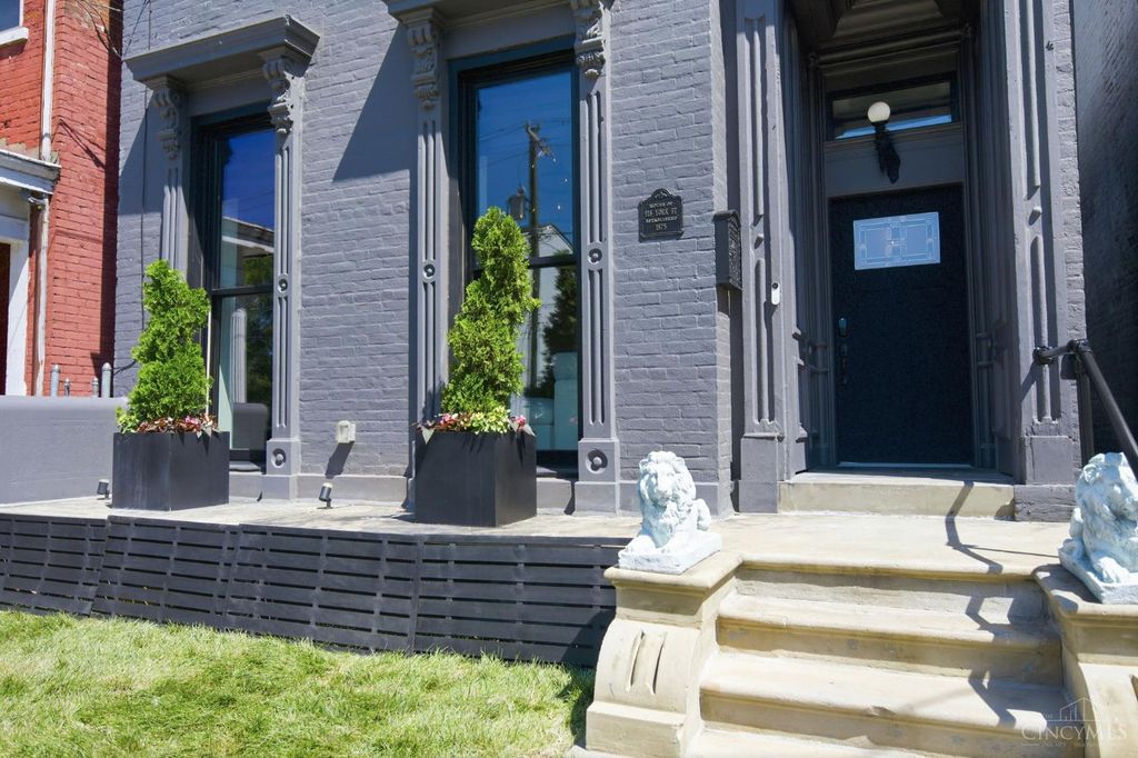 918 York St, Cincinnati, OH - View 2