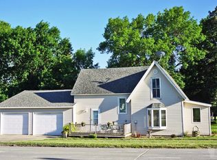 451 S Walnut St, Avoca, IA 51521