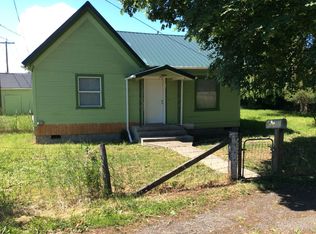 1904 V Ave, La Grande, OR 97850