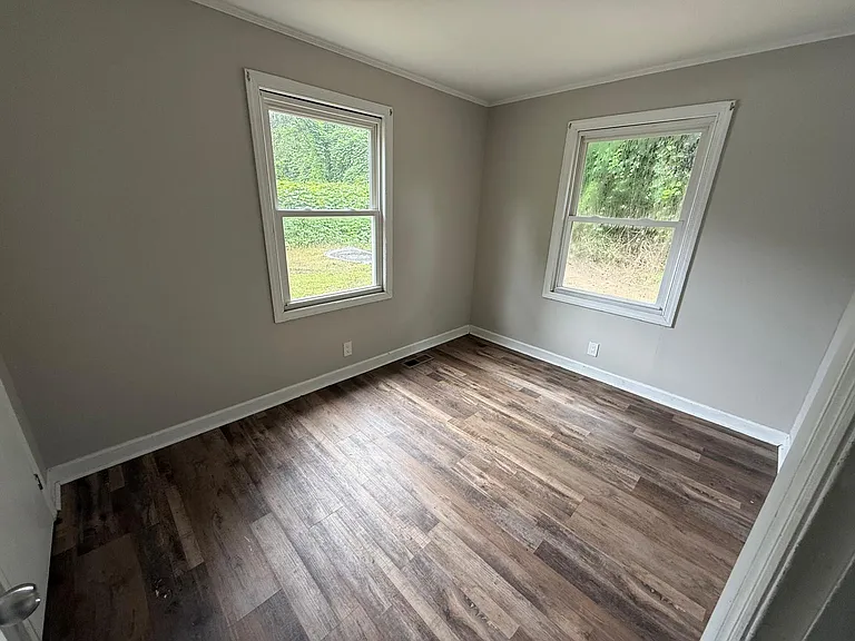 1500 Lake Village Dr — Photo 6