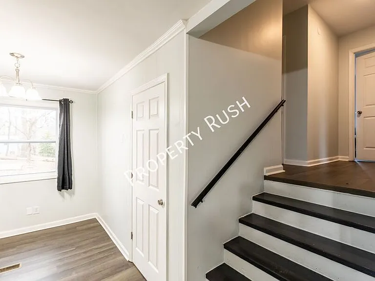 2290 Malibu Dr SE #A — Photo 5