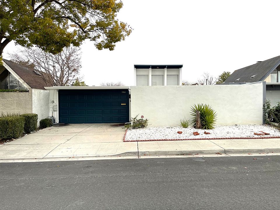 1st image of 1386 Sydney Dr