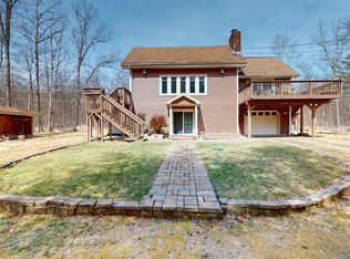 677 W Chipmunk Rd, Bushkill, PA 18324