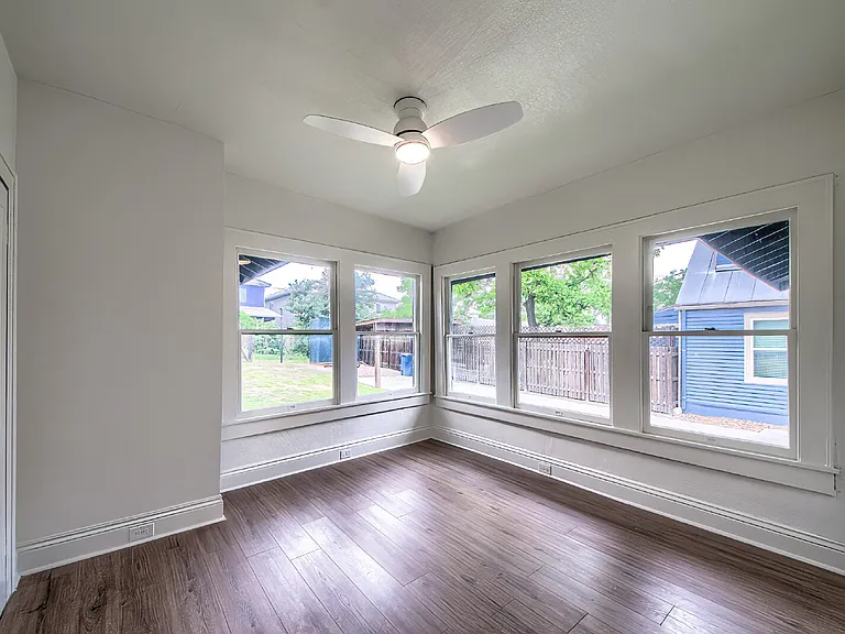 518 Queen Anne Ct — Photo 21
