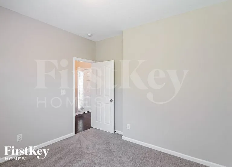 1237 Fossil Dr — Photo 12