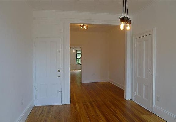 3rd image of 640 Humboldt St APT 2R