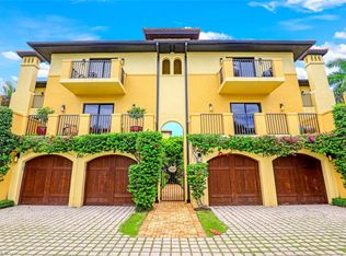 270 5th Ave S #H-2, Naples, FL 34102
