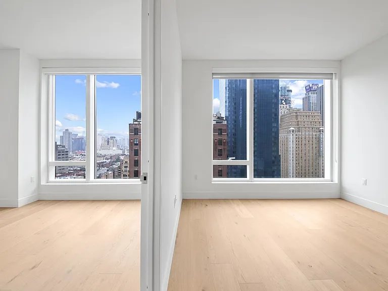 312 W 43rd St #16H — Photo 1