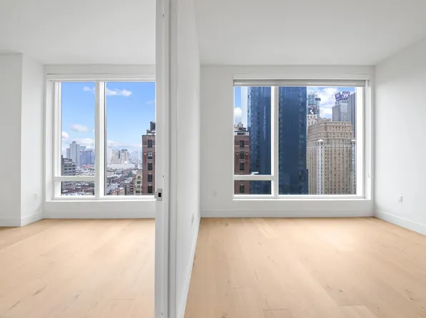 312 W 43rd St, New York, NY