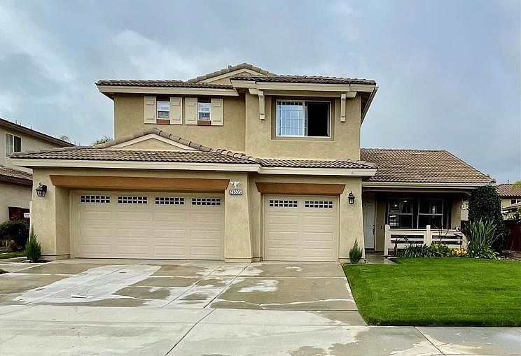 1st image of 23805 Fieldcrest Ln
