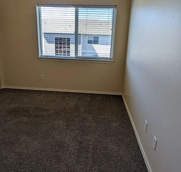 Wellesley Park Apartments — Photo 45